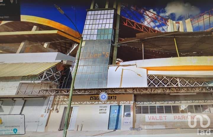 Edificio en Remate 3 niveles con estacionamiento de 3 pisos Zona Centro Edificio en Remate 3 niveles con estacionamiento de 3 pisos Zona Centro