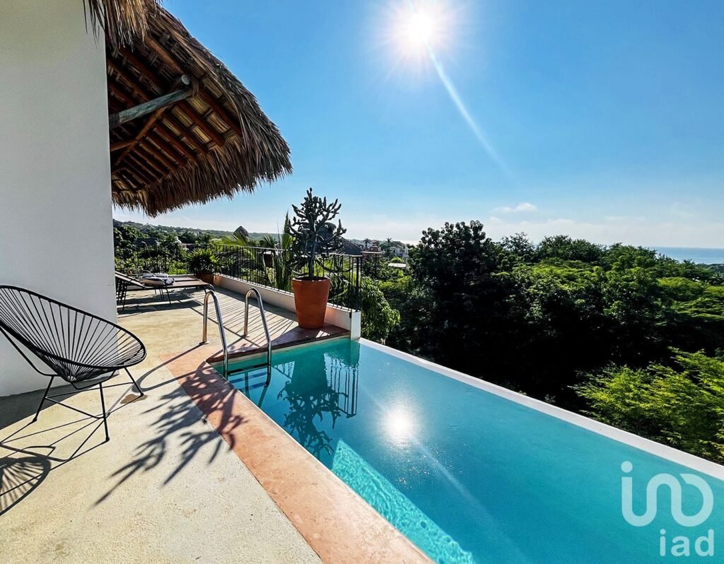 MODERNA CASA COSTERA en VENTA en LA PUNTA