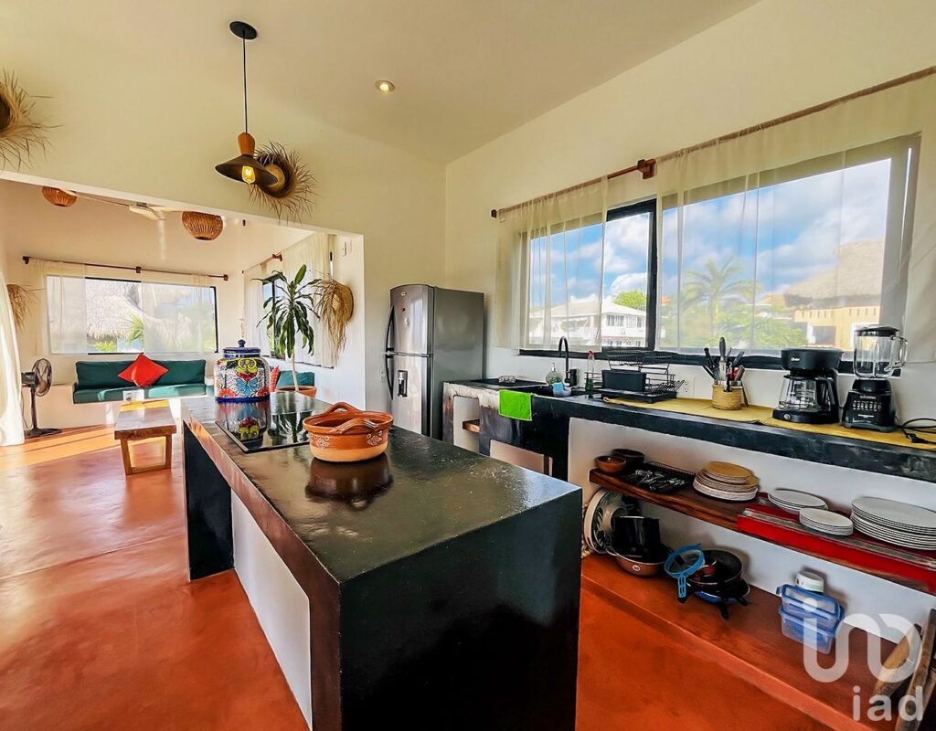 MODERNA CASA COSTERA en VENTA en LA PUNTA