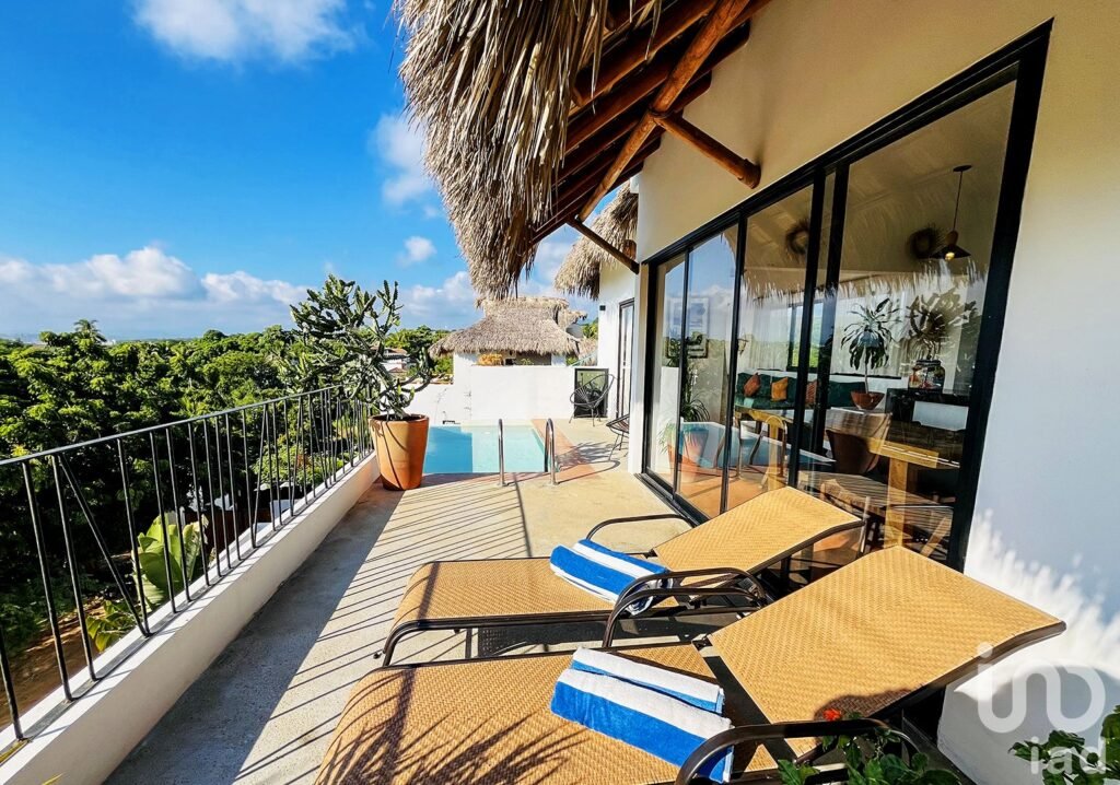 MODERNA CASA COSTERA en VENTA en LA PUNTA