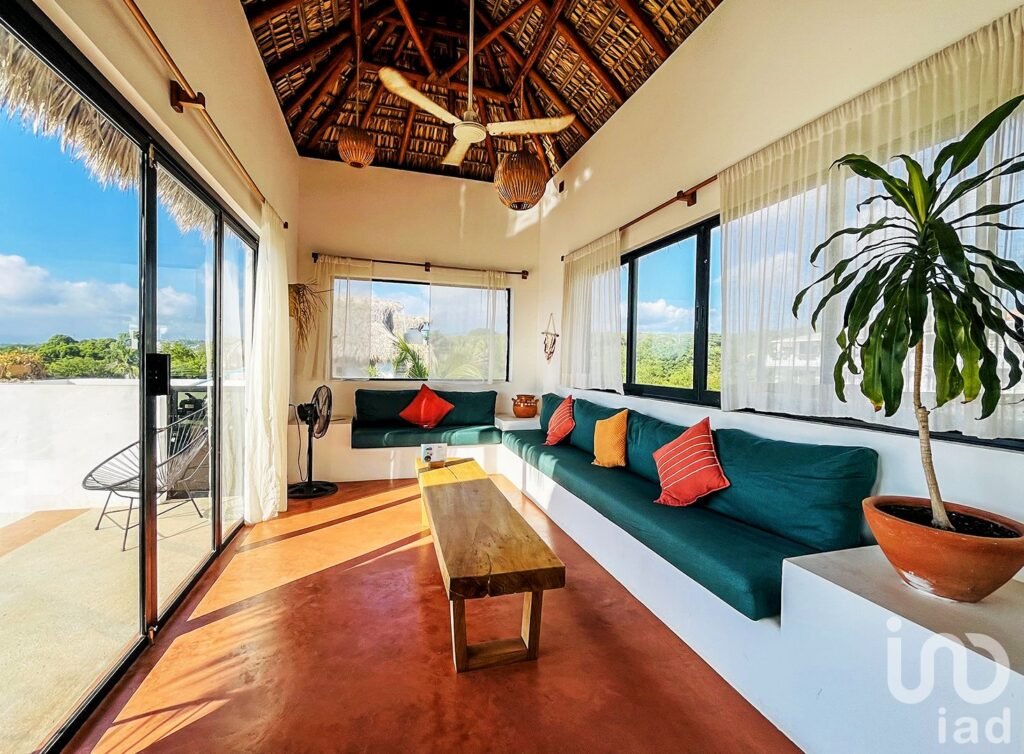 MODERNA CASA COSTERA en VENTA en LA PUNTA