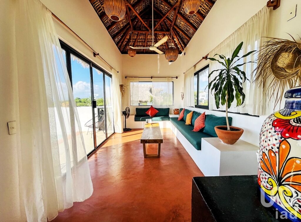 MODERNA CASA COSTERA en VENTA en LA PUNTA