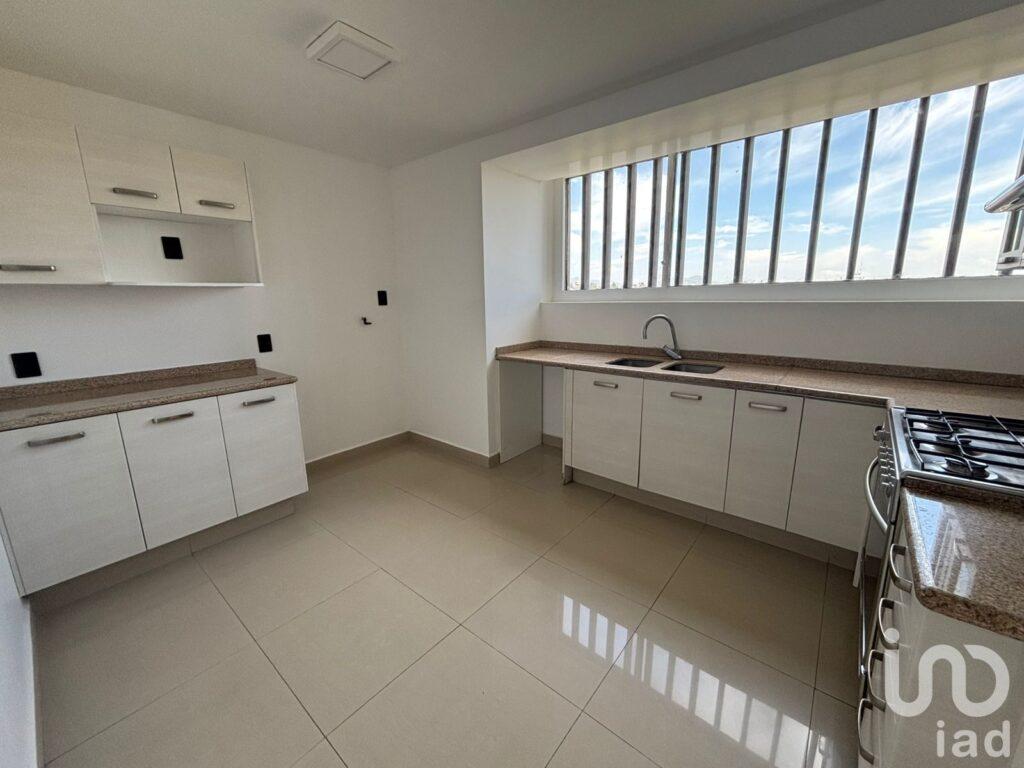 Se vende departamento en Corinto con hermosa vista Panoramica Av Paseo de las Palmas