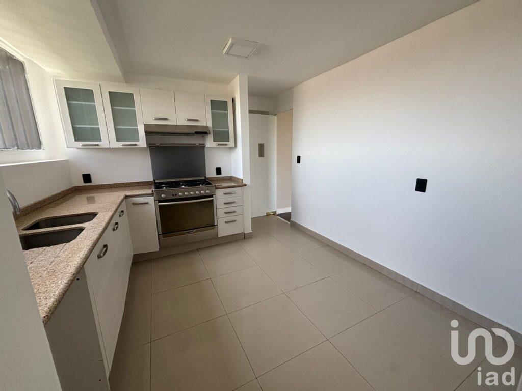 Se vende departamento en Corinto con hermosa vista Panoramica Av Paseo de las Palmas