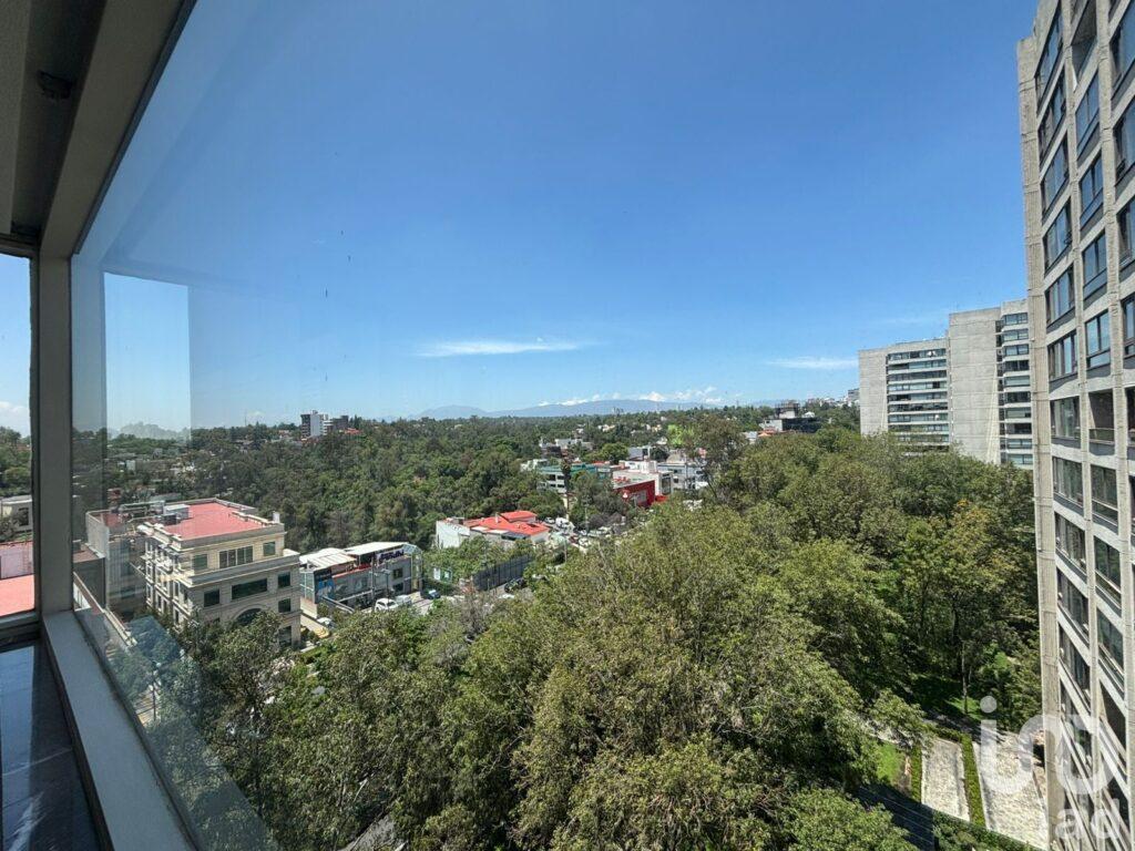 Se vende departamento en Corinto con hermosa vista Panoramica Av Paseo de las Palmas