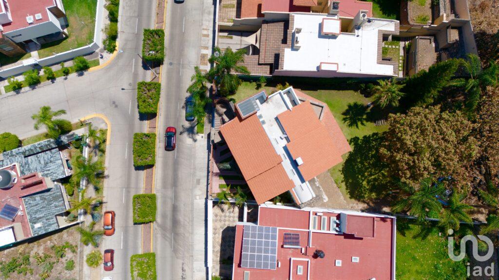 SE VENDE RESIDENCIA EN FRACCIONAMIENTO BUGAMBILIAS PRIMERA SECCION