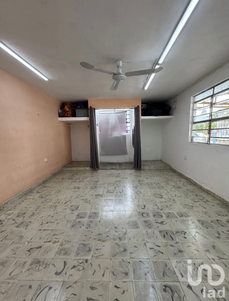 Venta Casa en Esquina, colonia San Damian.