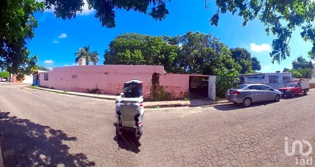 Venta Casa en Esquina, colonia San Damian.