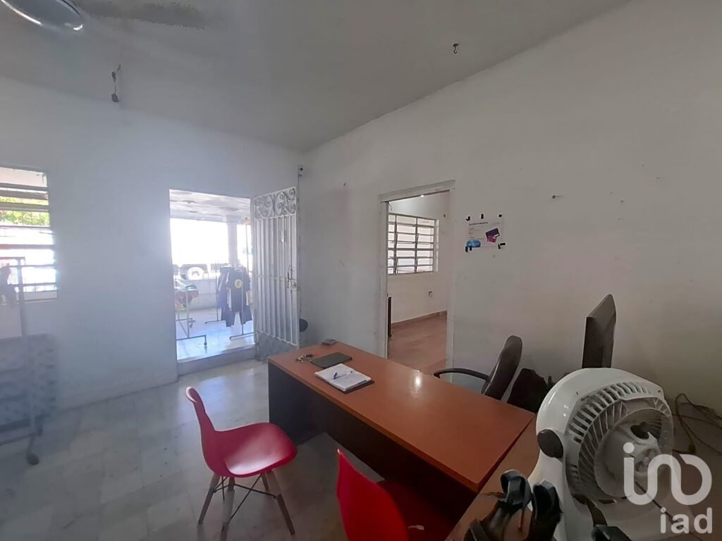 Venta Casa en Esquina, colonia San Damian.