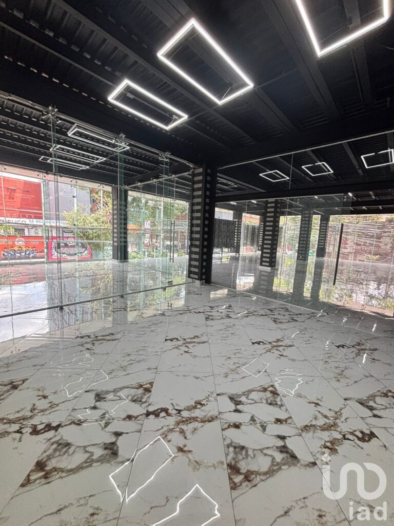 Renta de local comercial en la Col. Roma.