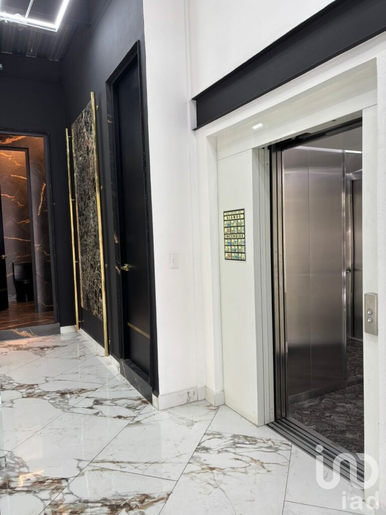 Renta de local comercial en la Col. Roma.