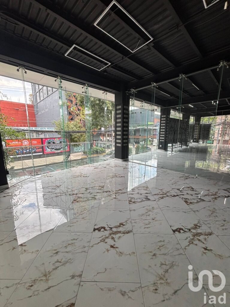 Renta de local comercial en la Col. Roma.