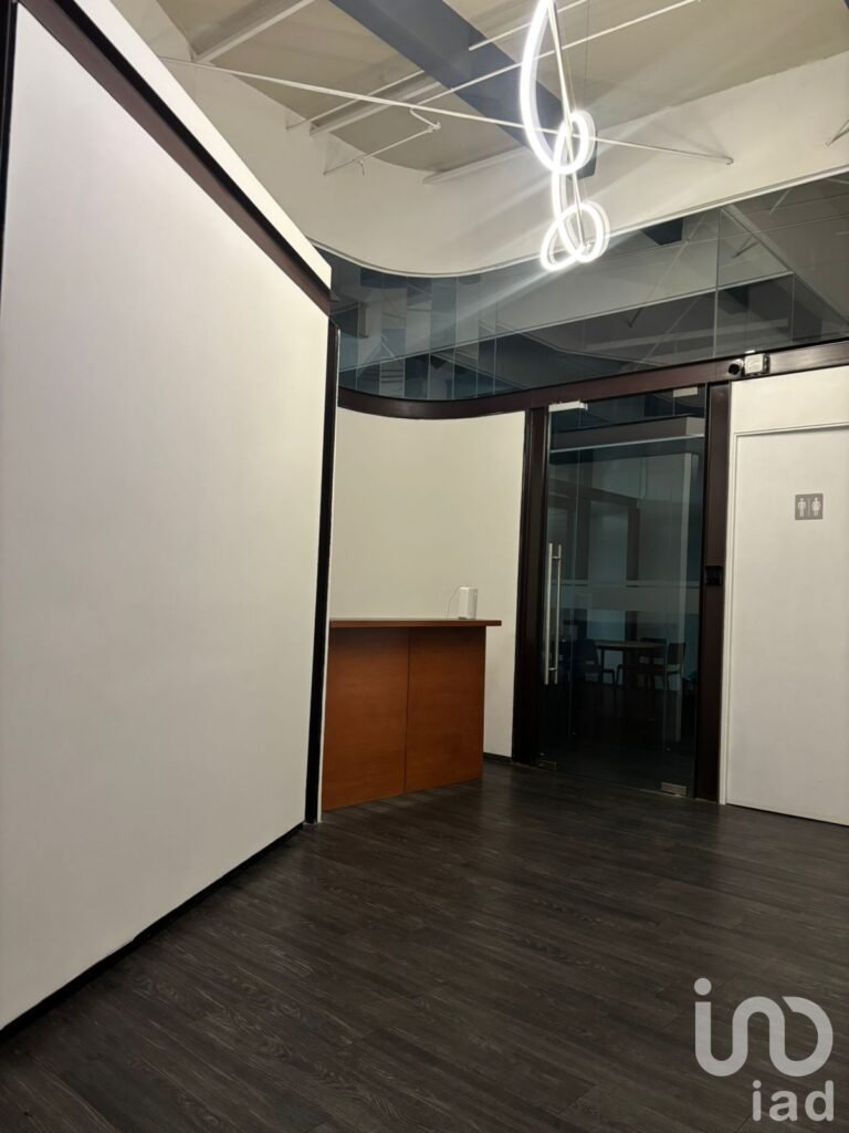 Se renta oficina en la Col. Roma.