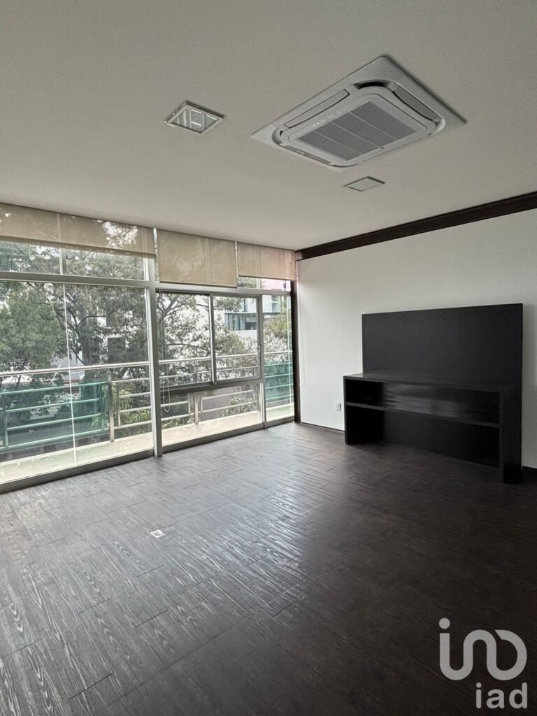 Se renta oficina en la Col. Roma.