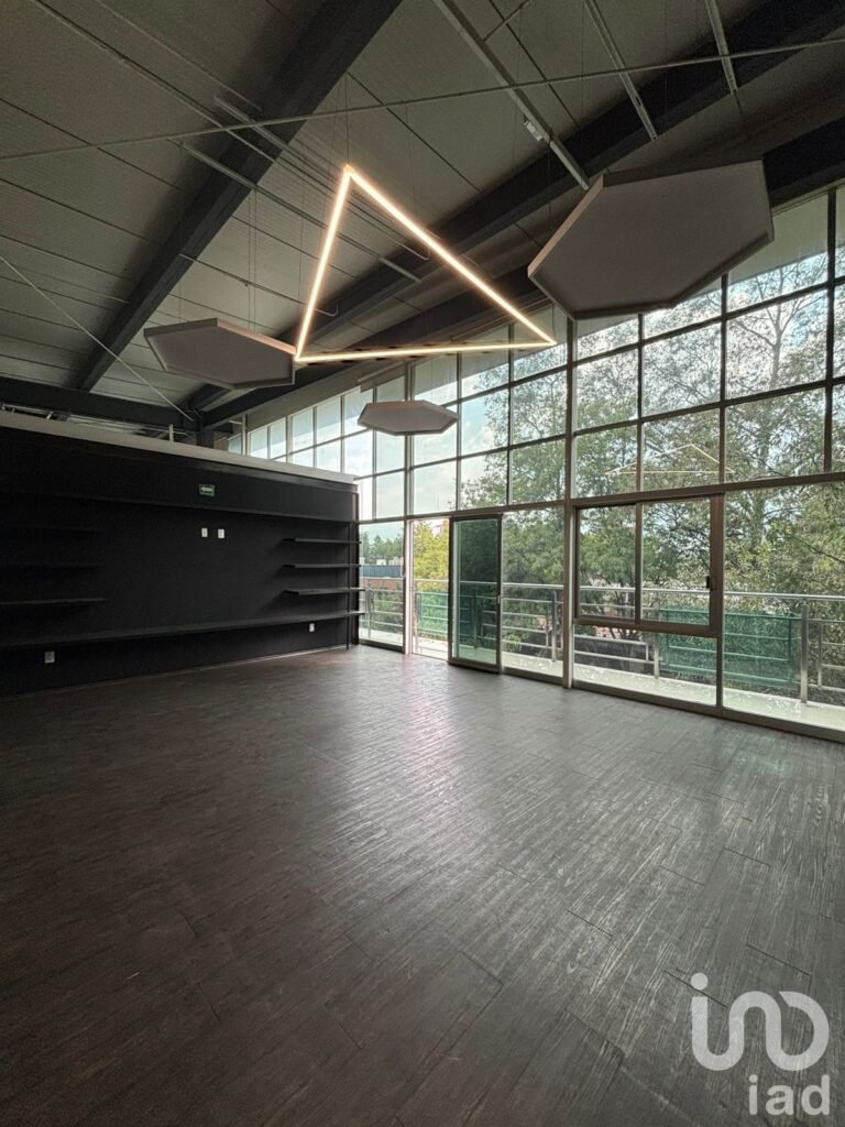 Se renta oficina en la Col. Roma.