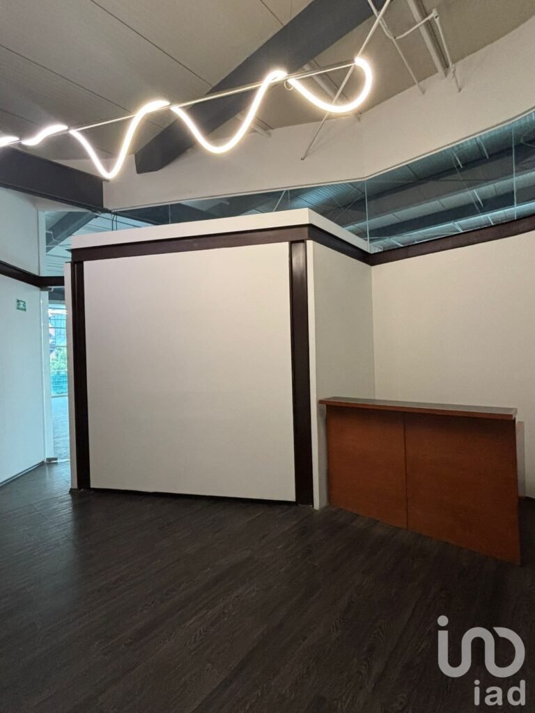 Se renta oficina en la Col. Roma.