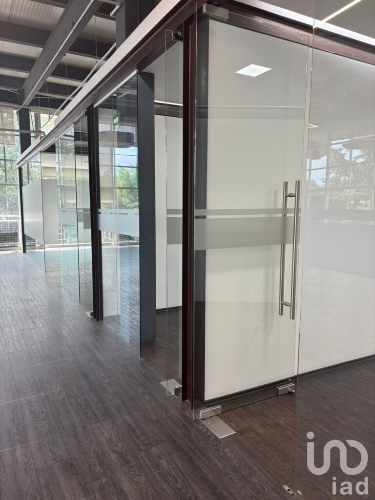 Se renta oficina en la Col. Roma.