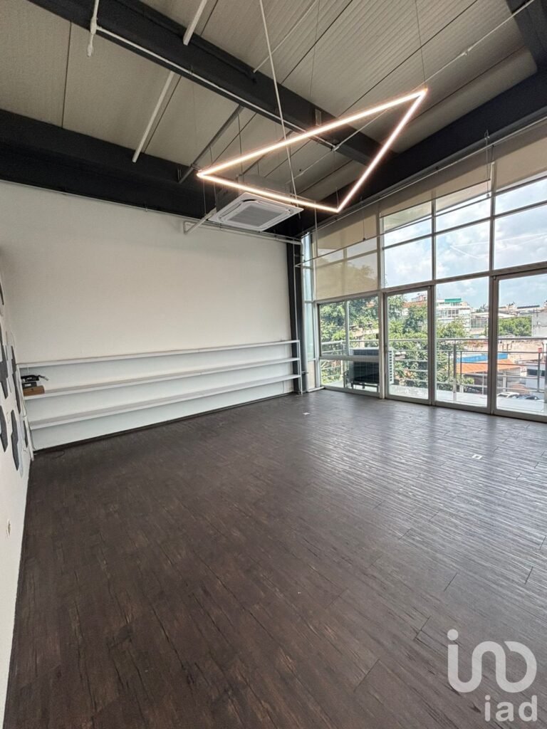 Se renta oficina en la Col. Roma.