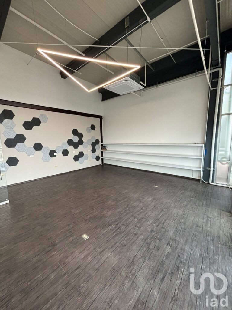 Se renta oficina en la Col. Roma.