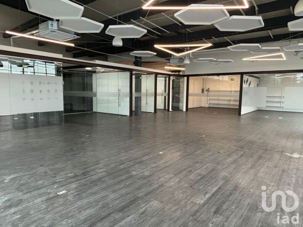 Se renta oficina en la Col. Roma.