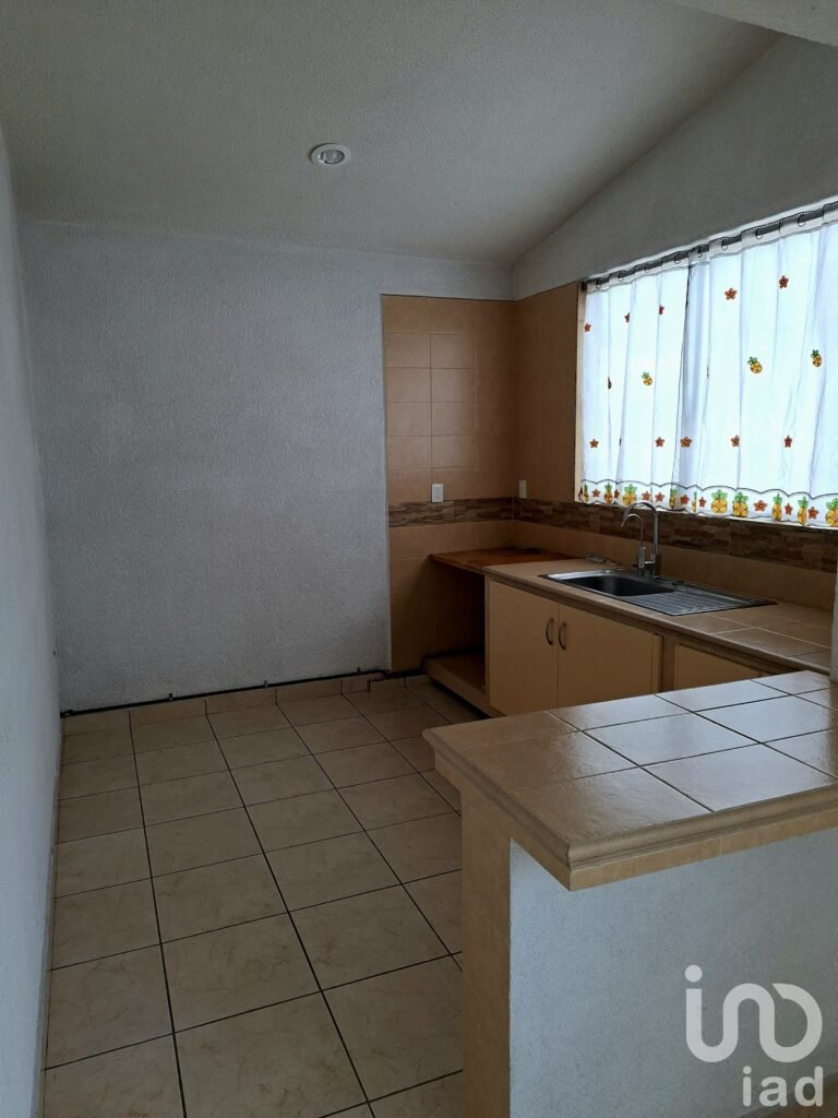 Casa en venta con dos departamentos lista para remodelar