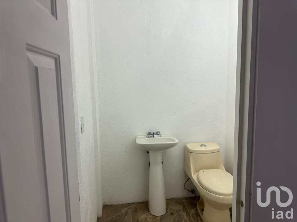 OFICINAS EN RENTA EN BOULEVARD SIGLO XXI NORTE PONIENTE, AGUASCALIENTES.