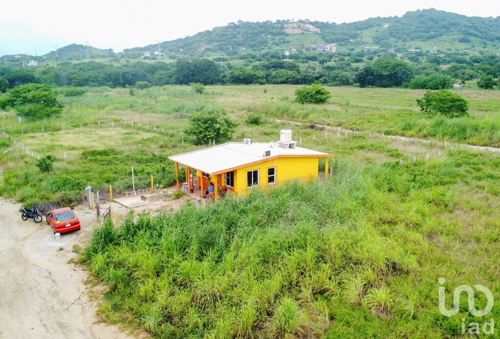 CASA ACOGEDORA EN BARRA DE NAVIDAD, PUERTO ESCONDIDO