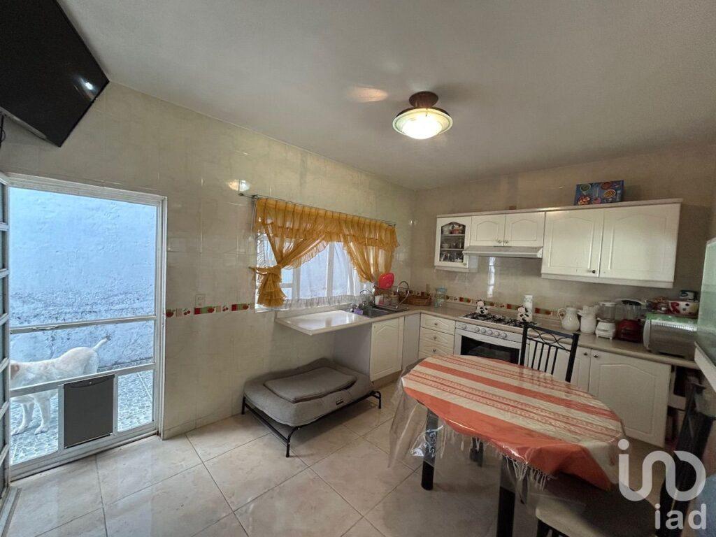 Casa con alberca, al norte de Cuernavaca