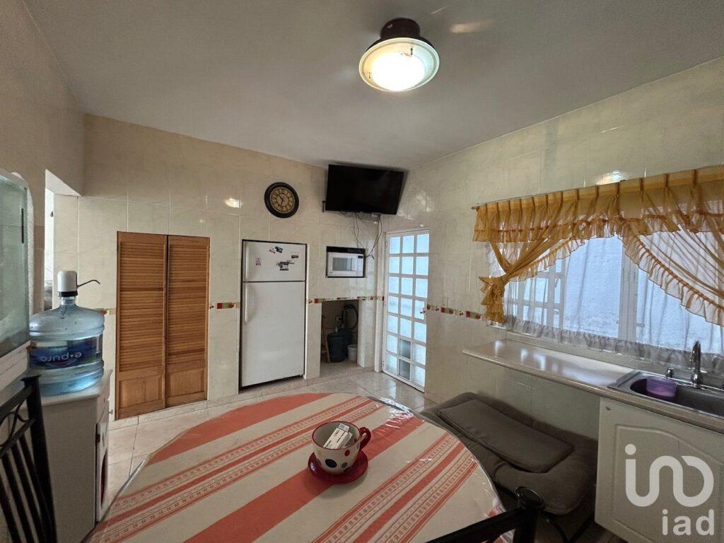 Casa con alberca, al norte de Cuernavaca