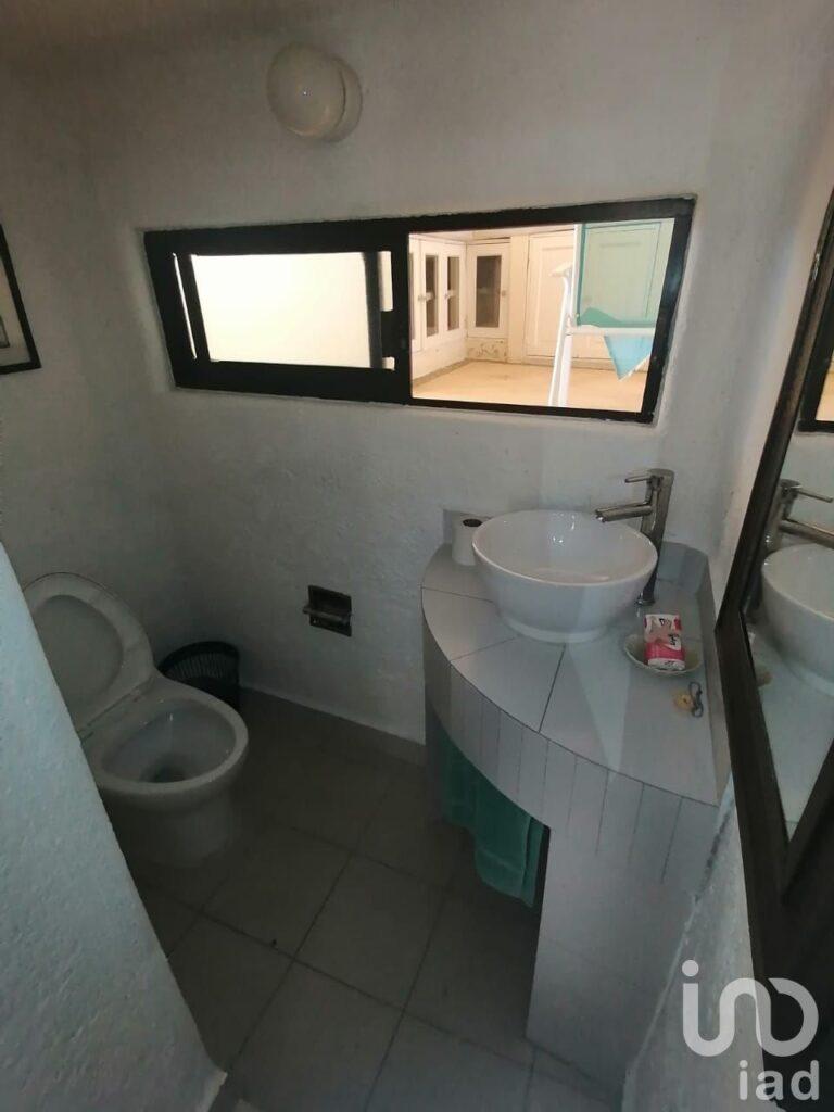 Casa sola en Venta en fraccionamiento De Lujo Joyas de Brisamar ACAPULCO