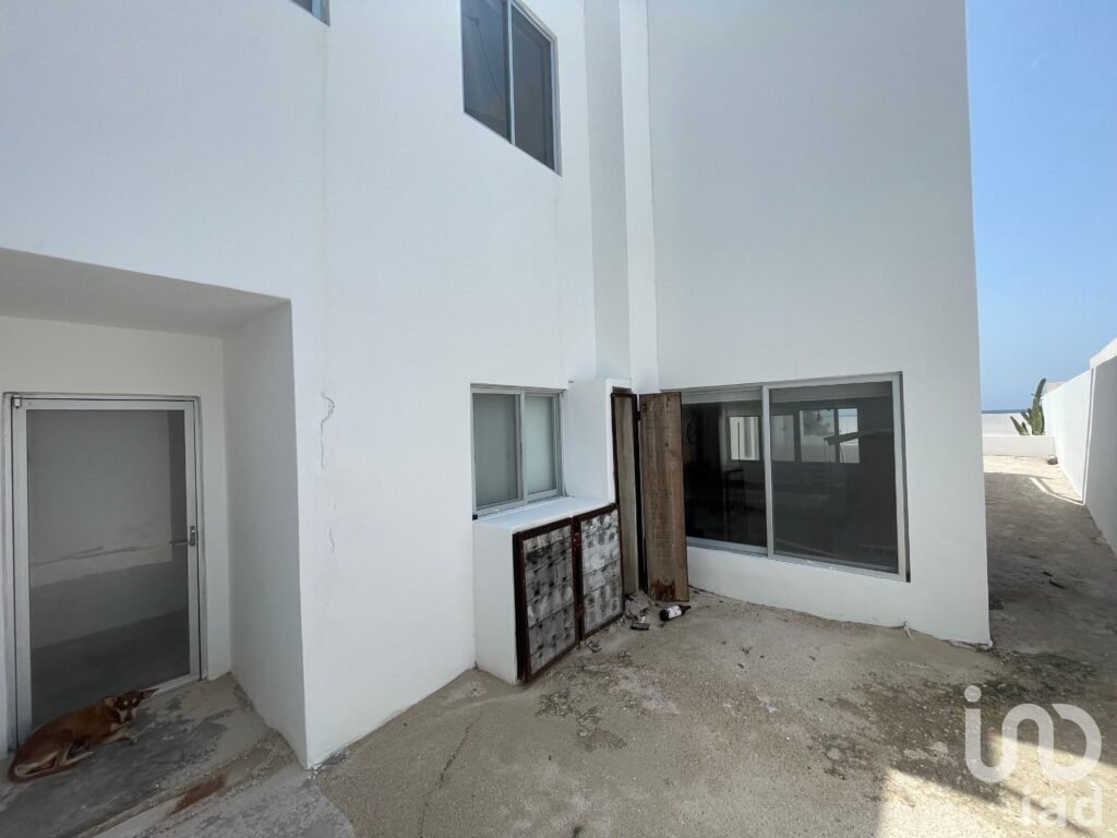 Casa Pink Oportunidad en Venta a pie de playa, Santa Clara, Yucatan