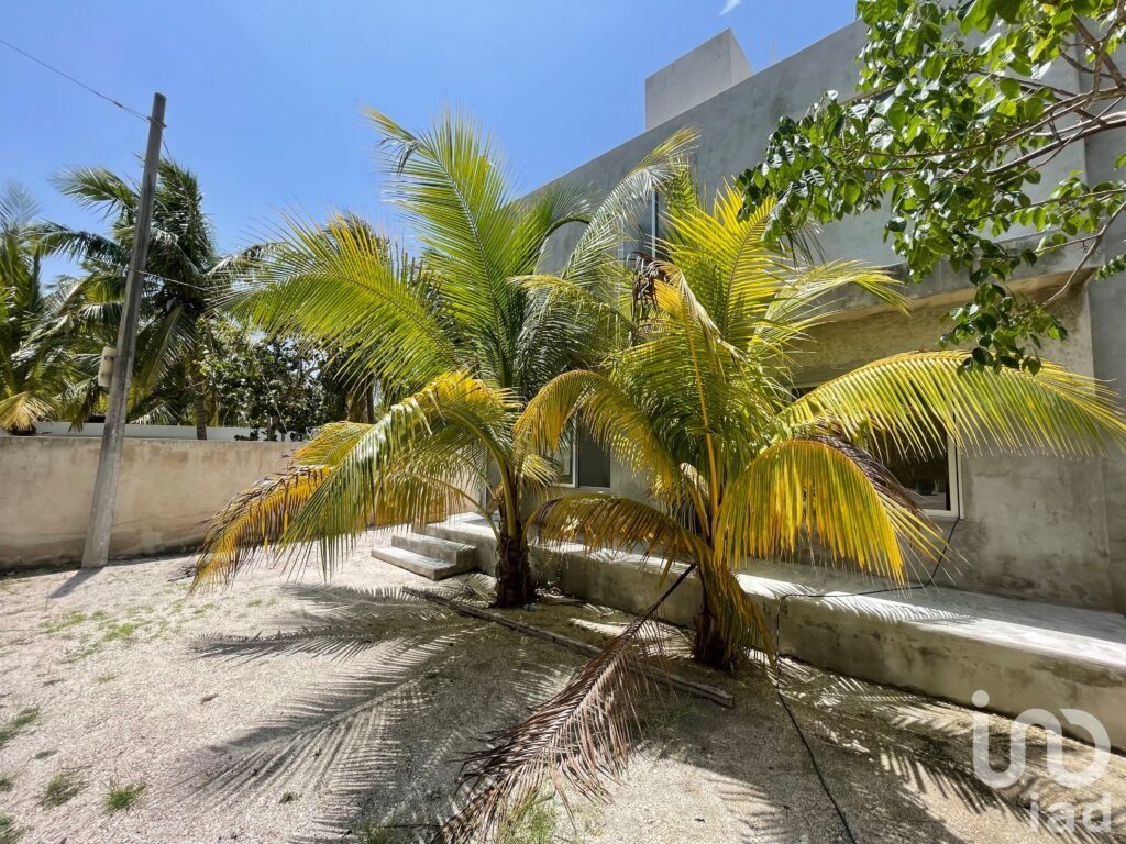 Casa Celosía  Oportunidad en Venta en playa en segunda fila, Santa Clara, Yucatan