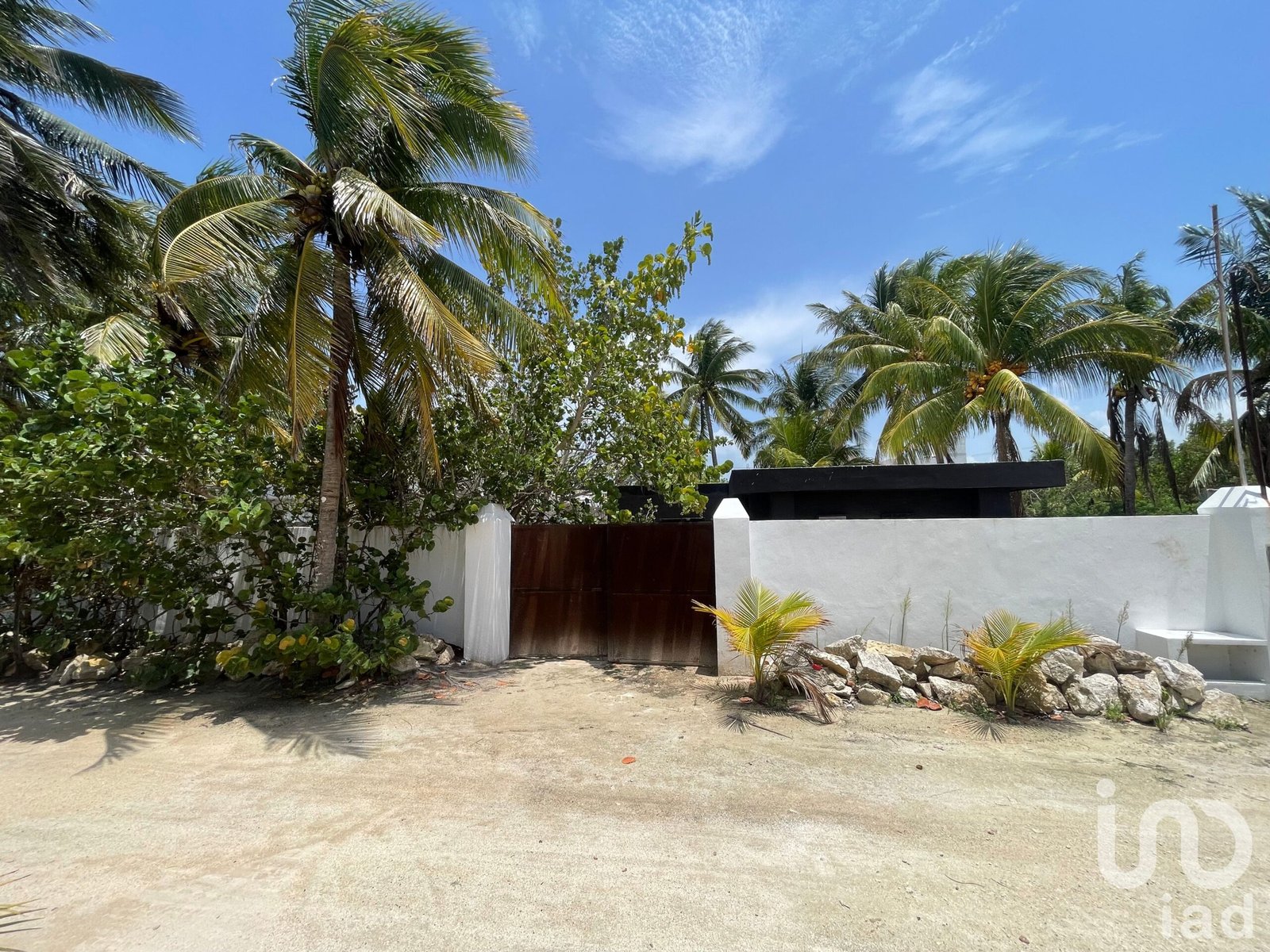 Casa Estudio, Oportunidad en Venta en playa en segunda fila, Santa Clara, Yucatan