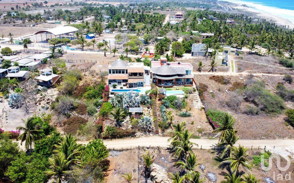 MAGNIFICA CASA FRENTE A LA BAHIA EN EL PUERTECITO