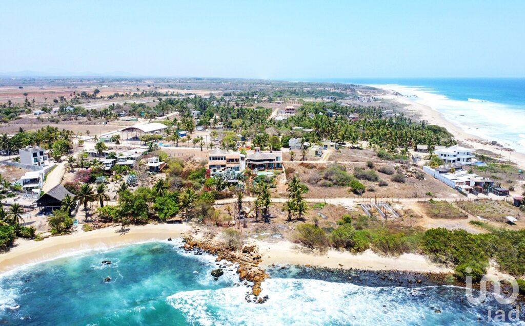 MAGNIFICA CASA FRENTE A LA BAHIA EN EL PUERTECITO