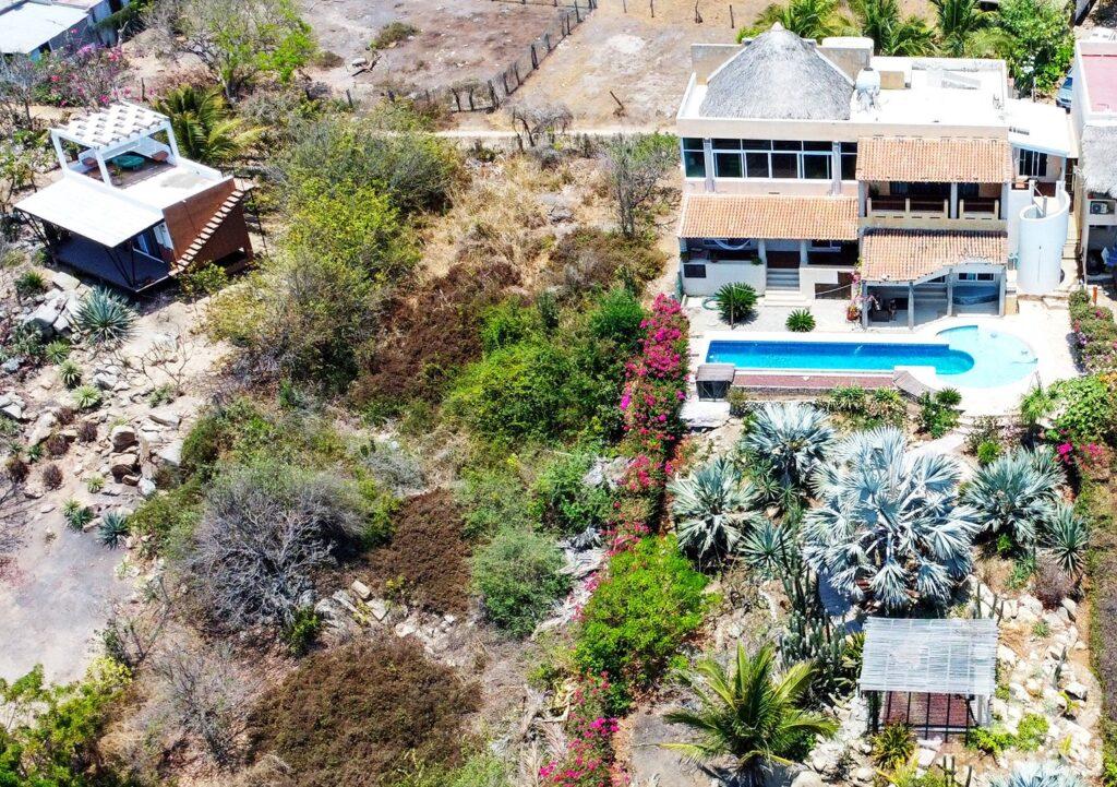 MAGNIFICA CASA FRENTE A LA BAHIA EN EL PUERTECITO
