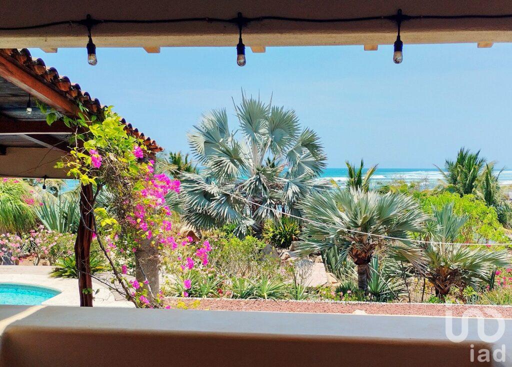 MAGNIFICA CASA FRENTE A LA BAHIA EN EL PUERTECITO