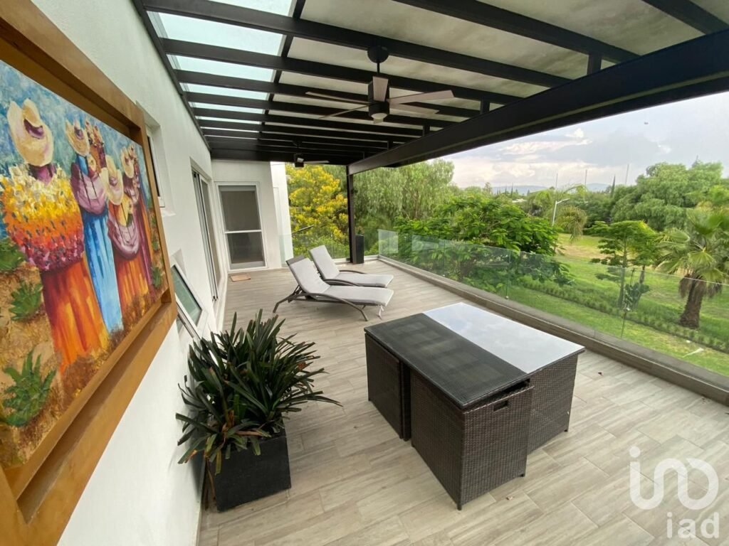 CASA EN VILLAS REGENCY JURICA