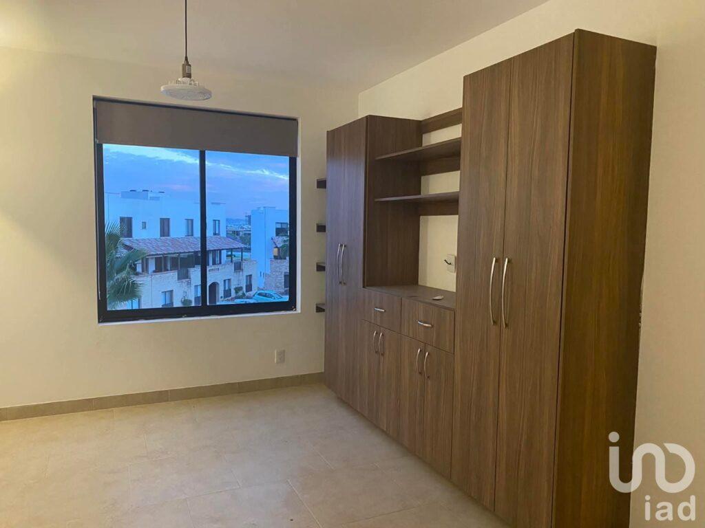 Venta departamento de 2 plantas en privada dentro del Fraccionamiento El Refugio