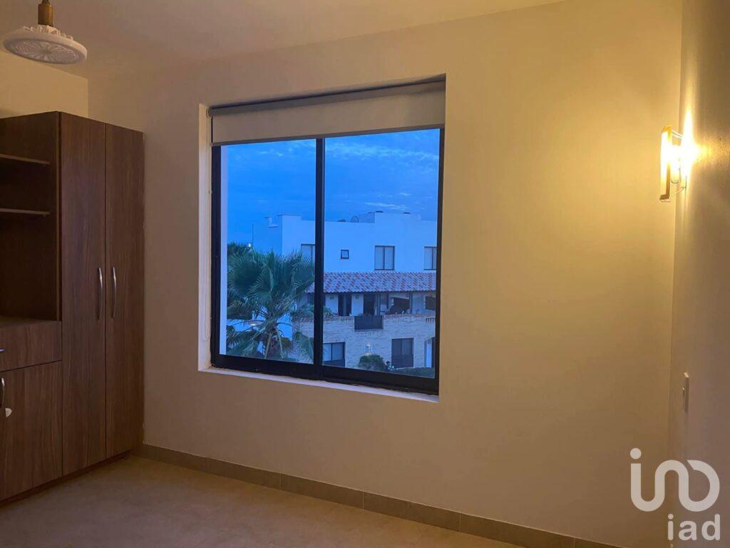 Venta departamento de 2 plantas en privada dentro del Fraccionamiento El Refugio