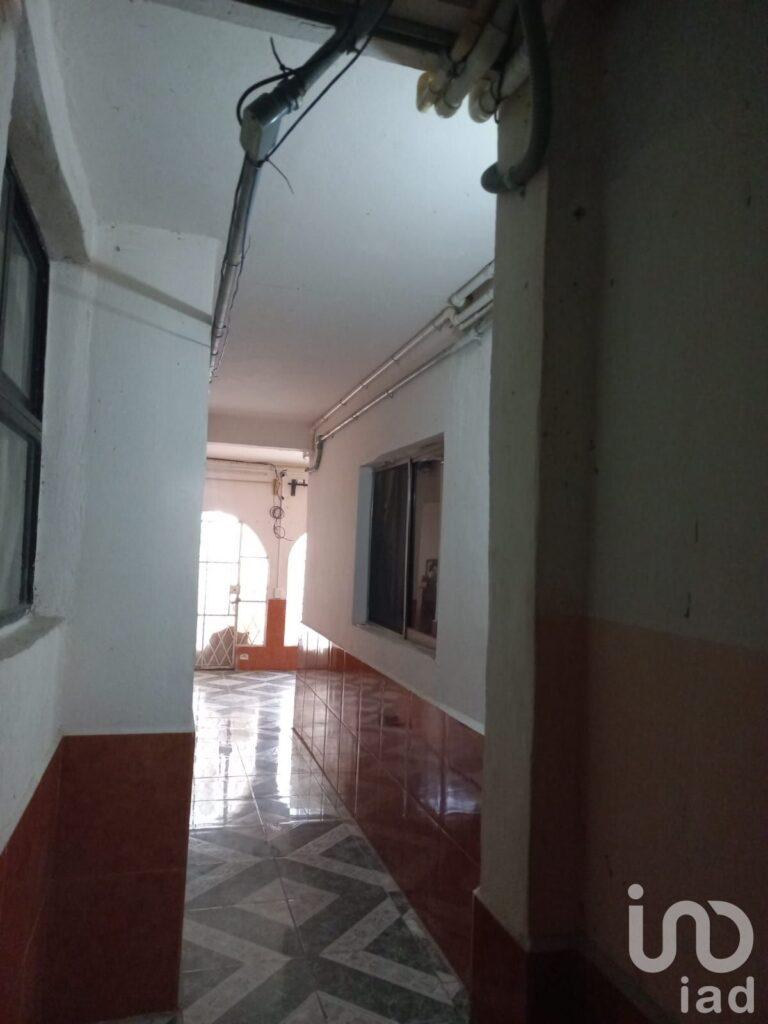 SE VENDE AMPLIA PROPIEDAD EN ESQUINA COL. EL PROVENIR, MERIDA, YUCATAN.