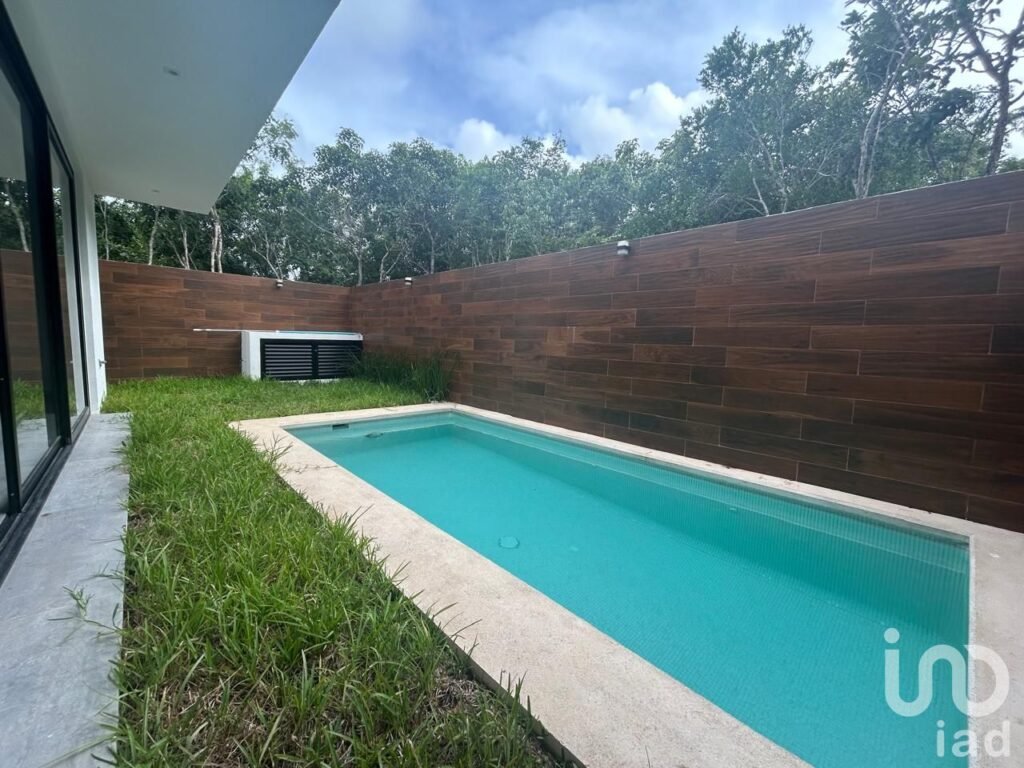 Residencia de lujo en Vía Cumbres, 3 rec, alberca privada, acabados premium