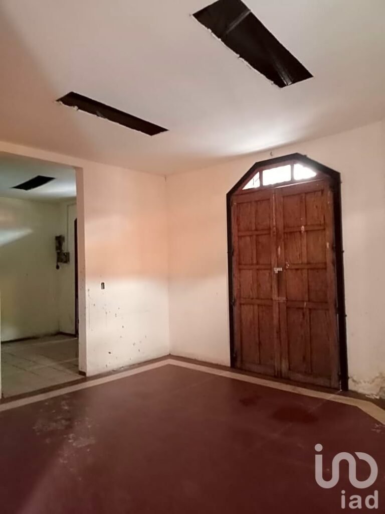 PROPIEDA EN VENTA EN ZONA CENTRO DE TAPACHULA APTA PARA OFICINAS ESCUELA, COMERCIO O CASA HABITACION