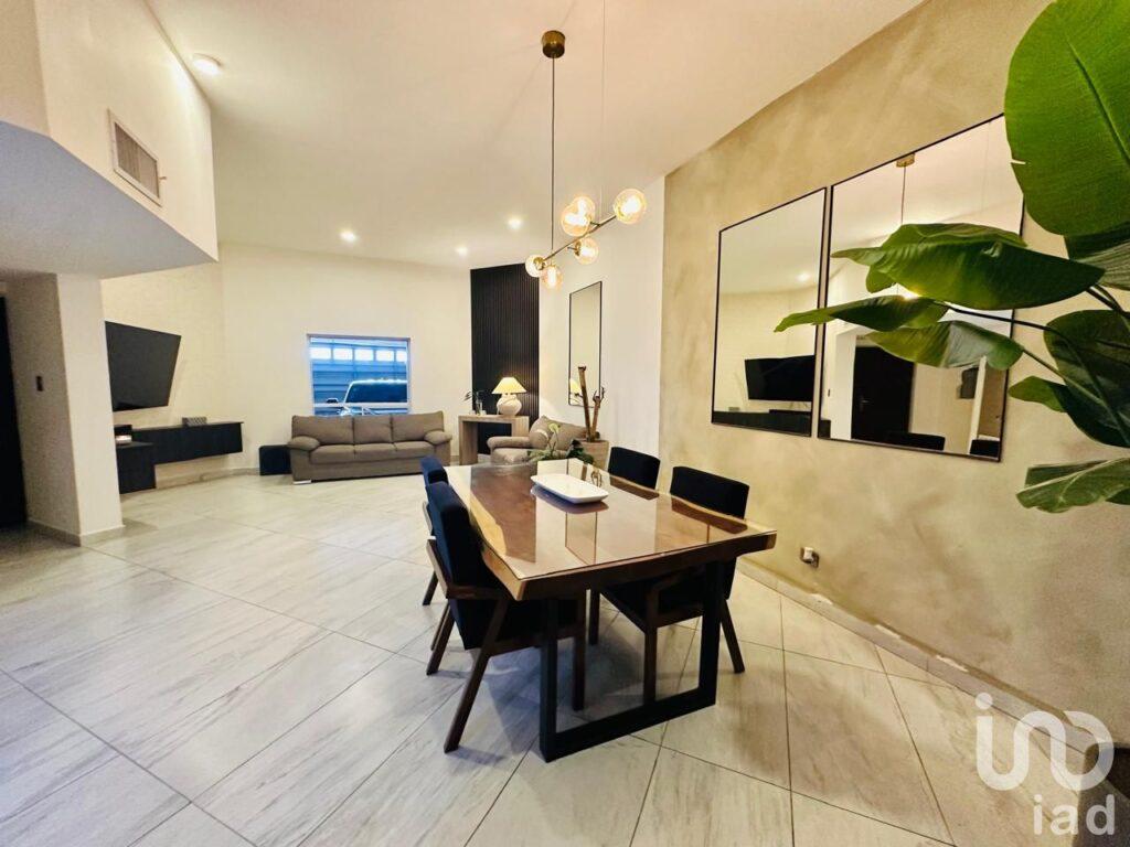 CASA EN VENTA RINCONES DE SAN MARCOS 3 Niveles Tipo Loft