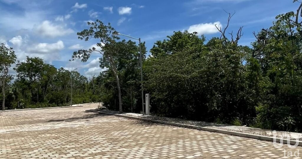 Ultimo Lote en esquina en Desarrollo Residencial en Tulum