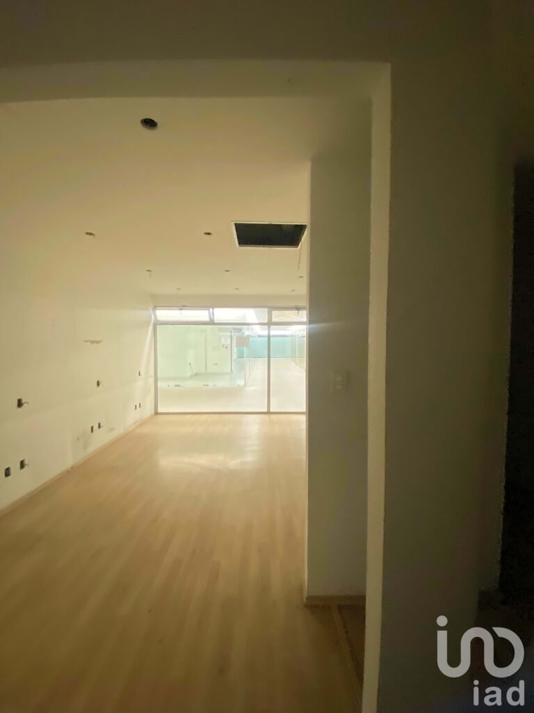 Se renta local comercial en insurgentes sur Benito Juárez.