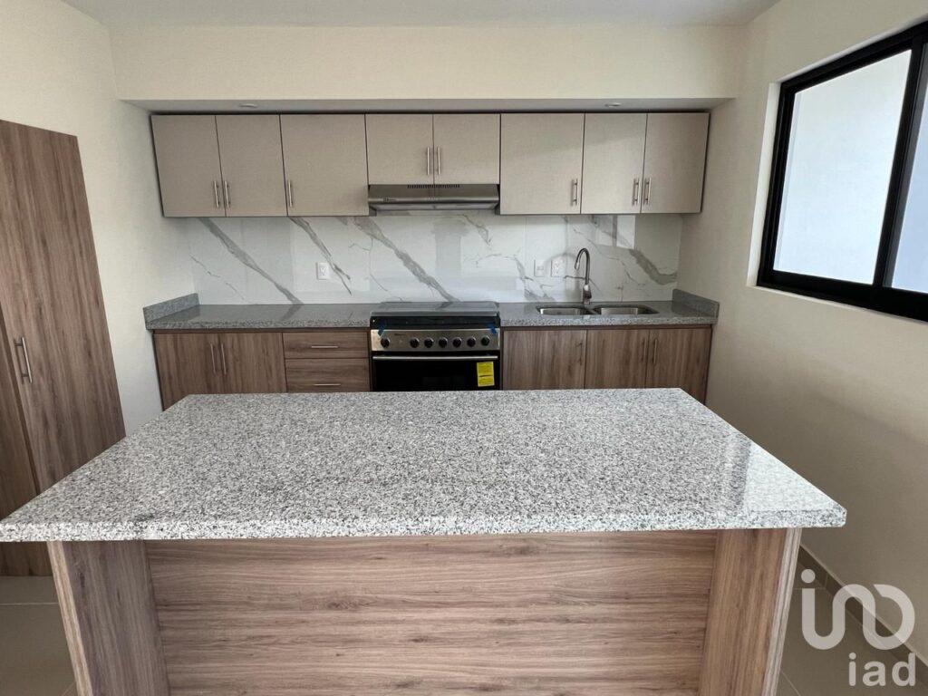 Casa en Maderas Residencial, Celaya 3 hab, alberca y terraza por camino San José de Guanajuato