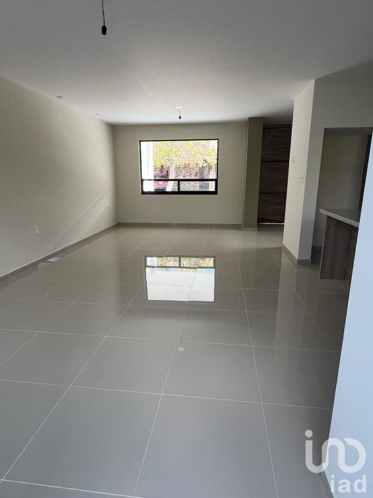 Casa en Maderas Residencial, Celaya 3 hab, alberca y terraza por camino San José de Guanajuato