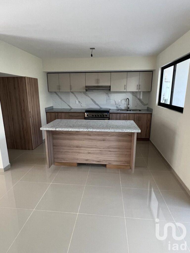 Casa en Maderas Residencial, Celaya 3 hab, alberca y terraza por camino San José de Guanajuato