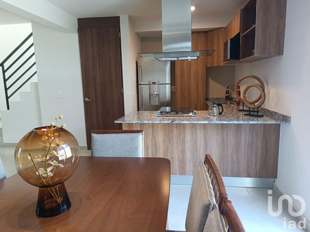 Camino a San José, cerca UNITESBA, cerca Ancona, cerca Puerta de Piedra, casa 2 recámaras Reserva